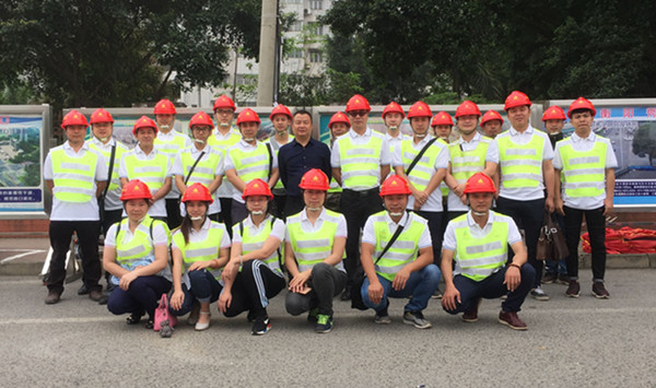 图三：：：大学路3标项目员工.jpg
