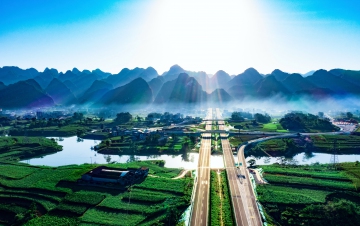 广西贺州至巴马高速公路（都安至巴马段）